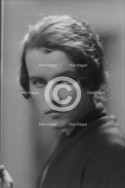 Sargent, Margaret, Miss, portrait photograph, 1915 Oct. 12. Creator: Arnold Genthe.