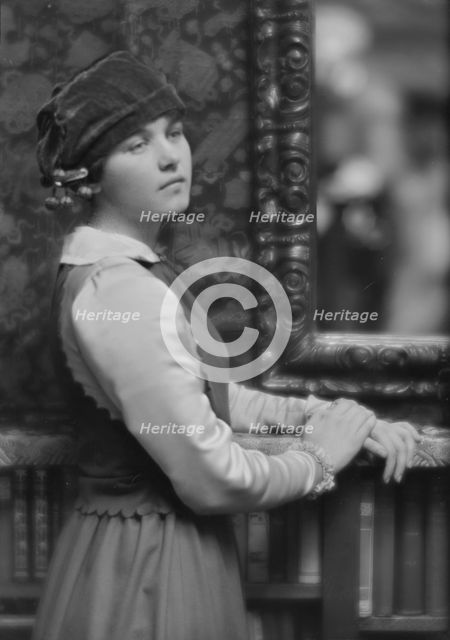 Sargent, Margaret, Miss, portrait photograph, 1916 Jan. 28. Creator: Arnold Genthe.