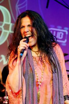 Sari Schorr, Hawth, Crawley, West Sussex, April 16, 2017. Artist: Brian O'Connor