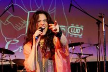 Sari Schorr, Hawth, Crawley, West Sussex, April 16, 2017. Artist: Brian O'Connor