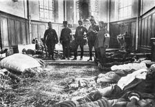 'Scenes de Guerre; L'ennemi abandonne aussi des ambulances 1914. Creator: Unknown