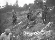 'Scenes de Guerre; Notre victoire a ete achetee a prix de sang 1914. Creator: Unknown