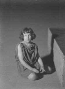 Scenes from Aedipus, a play by Augustin Duncan, between 1915 and 1921. Creator: Arnold Genthe