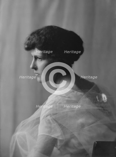 Scheld, Miss, portrait photograph, 1915. Creator: Arnold Genthe.