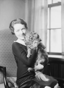 Schermerhorn, N.E., Mrs., with cat, portrait photograph, 1928 Dec. 3. Creator: Arnold Genthe