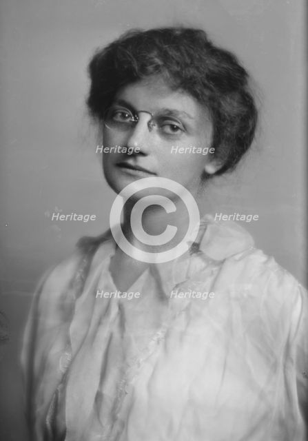 Schimmelfeng, Frances, portrait photograph, 1914 Dec. 3. Creator: Arnold Genthe.