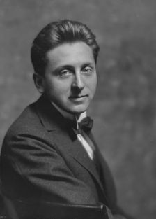 Schnabel, Mr., portrait photograph, 1916 Mar. 28. Creator: Arnold Genthe