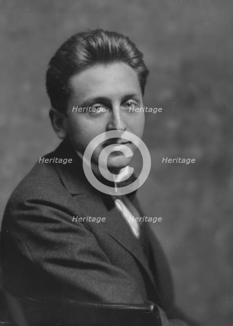 Schnabel, Mr., portrait photograph, 1916 Mar. 28. Creator: Arnold Genthe.