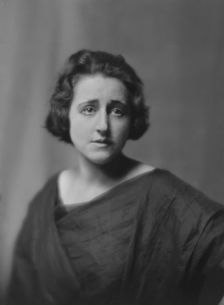 Schultz, Mrs., portrait photograph, 1916. Creator: Arnold Genthe