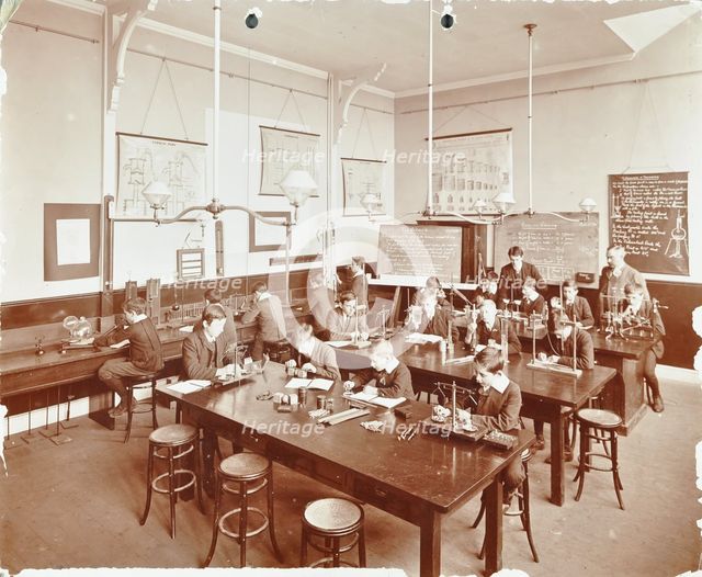 Science class for boys, Beaufort House School, Fulham, London, 1908. Artist: Unknown.