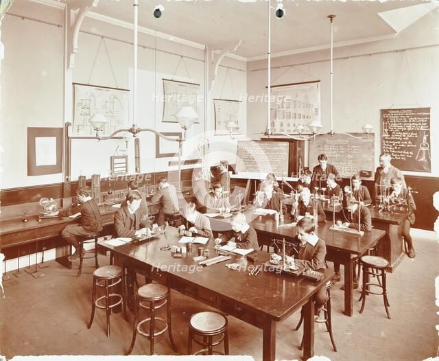 Science class for boys, Beaufort House School, Fulham, London, 1908. Artist: Unknown.