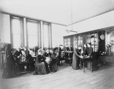 Science class in Georgetown Visitation Preparatory School, Washington, D.C., between 1890-1910(?). Creator: Frances Benjamin Johnston