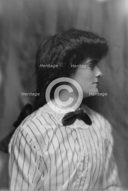 Scott, Beatrice, Miss, portrait photograph, 1912 May 3. Creator: Arnold Genthe.