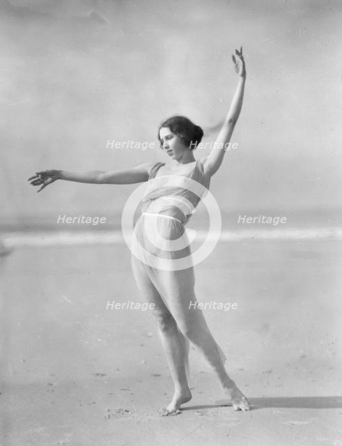 Severn, Margaret, Miss, 1920 May 21. Creator: Arnold Genthe.