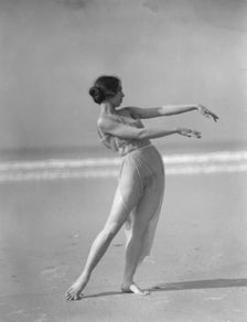 Severn, Margaret, Miss, 1920 May 21. Creator: Arnold Genthe