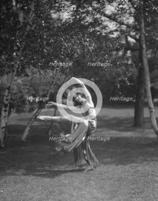 Severn, Margaret, Miss, 1923 July 16. Creator: Arnold Genthe.