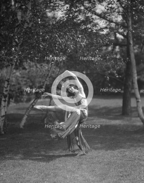 Severn, Margaret, Miss, 1923 July 16. Creator: Arnold Genthe.