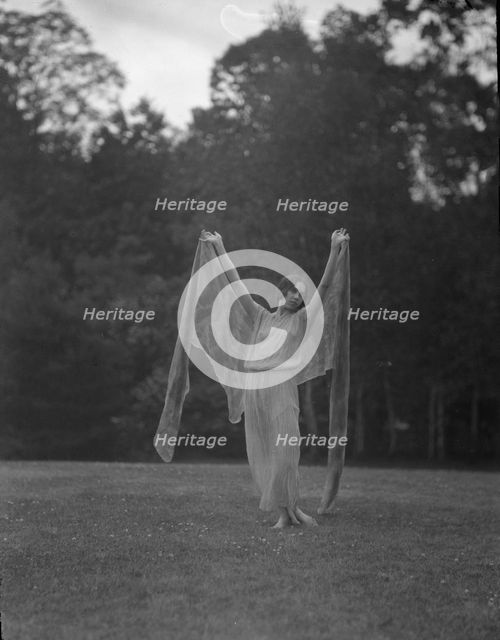 Severn, Margaret, Miss, 1923 July 16. Creator: Arnold Genthe.