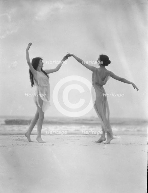 Severn, Margaret, Miss, and an unidentified dancer, 1923 Creator: Arnold Genthe.