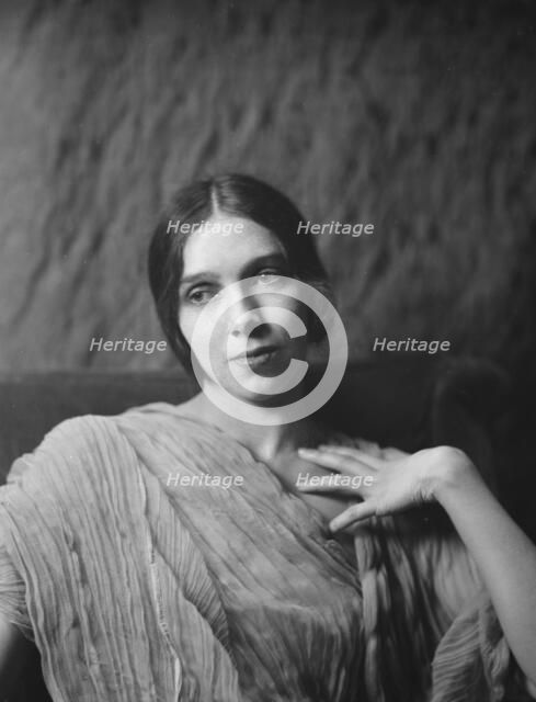 Severn, Margaret, Miss, portrait photograph, 1923 Creator: Arnold Genthe.