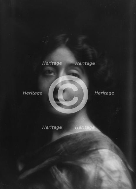 Seward, Bertha W., Miss, portrait photograph, 1912 Nov. 19. Creator: Arnold Genthe.