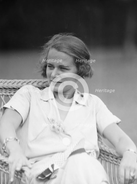 Sexton, Mrs., seated outdoors, 1932 July 10. Creator: Arnold Genthe.