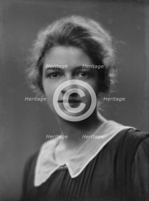 Seymour, Ruth, Miss, portrait photograph, 1917 Apr. 2. Creator: Arnold Genthe.