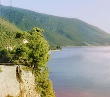Sea coast at Gagra (toward Adler), between 1905 and 1915. Creator: Sergey Mikhaylovich Prokudin-Gorsky