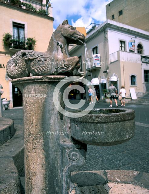 Sea Horse' water fountain, Piazza del Duomo, Taormina, Sicily, Italy.