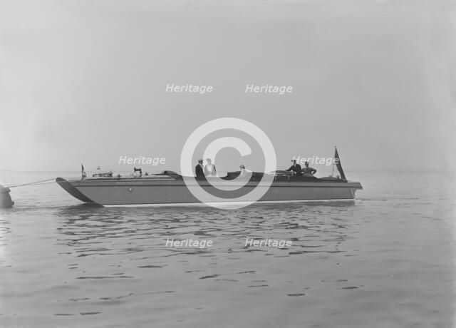 Sea sled 'Miss England' at mooring, 1922. Creator: Kirk & Sons of Cowes.