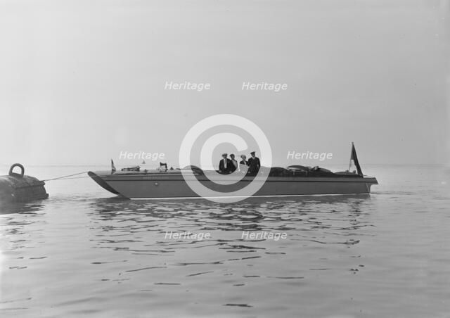 Sea sled 'Miss England' at mooring, 1922. Creator: Kirk & Sons of Cowes.
