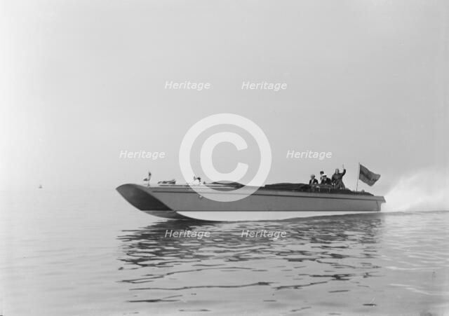 Sea sled 'Miss England' under way, 1922. Creator: Kirk & Sons of Cowes.