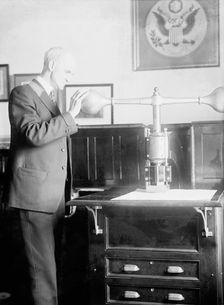 Seal of The United States at State Department, 1914. Creator: Harris & Ewing