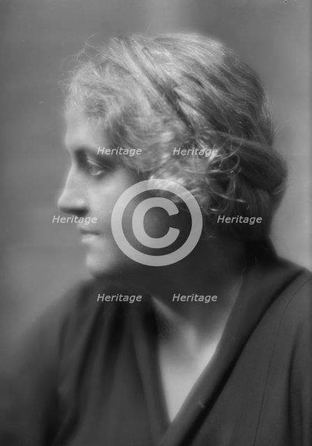 Sears, Zelda, Miss, portrait photograph, 1915 Feb. 7. Creator: Arnold Genthe.