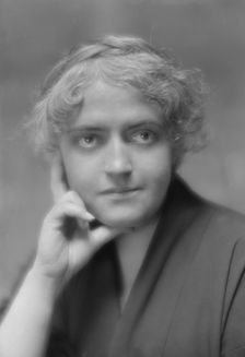 Sears, Zelda, Miss, portrait photograph, 1915 Feb. 7. Creator: Arnold Genthe