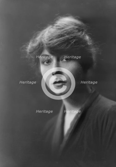 Sebring, Inez, Miss, portrait photograph, 1917 Aug. 29. Creator: Arnold Genthe.
