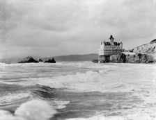 Second Cliff House (1896-1907) Hotel, San Francisco, 1902. Creator: Robert Augustus Henry L'Estrange