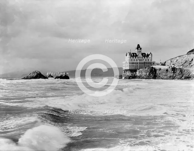 Second Cliff House (1896-1907) Hotel, San Francisco, 1902. Creator: Robert Augustus Henry L'Estrange.