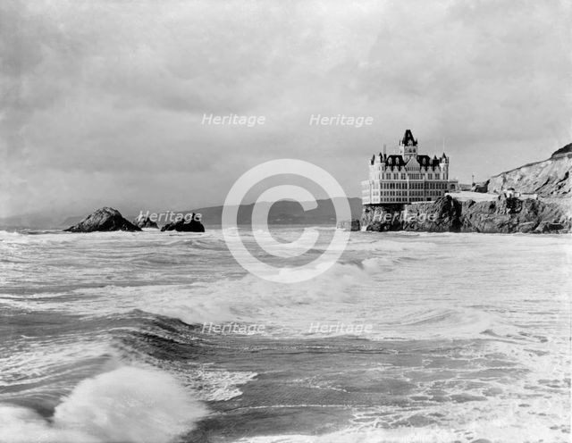 Second Cliff House (1896-1907) Hotel, San Francisco, 1902. Creator: Robert Augustus Henry L'Estrange.