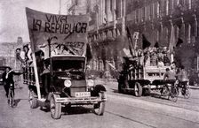 Second Republic, scene of the streets of Madrid with vehicles serving the Republican propaganda, …