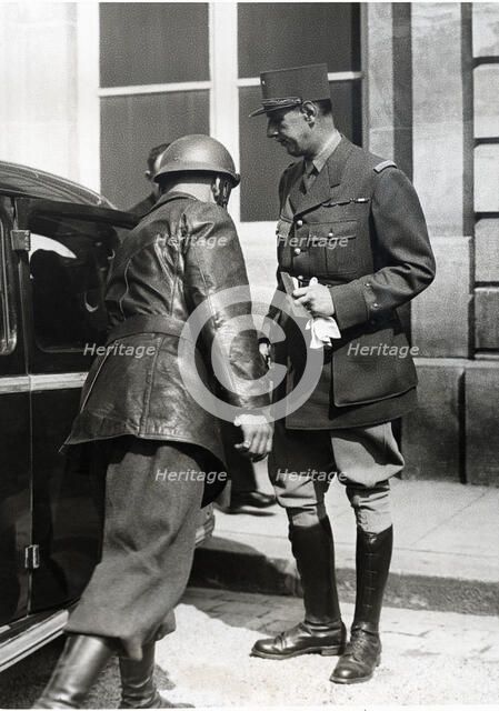 Second World War, General Charles De Gaulle at the exit of the War Office, June 6, 1940.