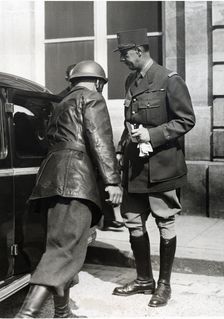 Second World War, General Charles De Gaulle at the exit of the War Office, June 6, 1940