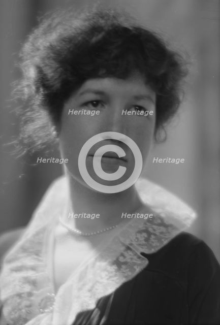 Sedgwick, G., Miss, portrait photograph, 1914 Apr. 11. Creator: Arnold Genthe.