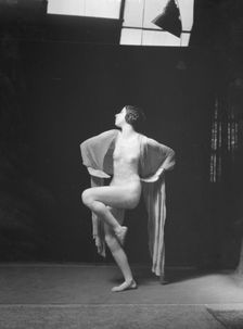 Seibel, Ernani, Miss, 1919 June 21. Creator: Arnold Genthe