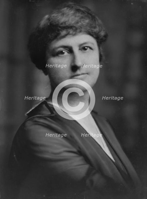 Selden, S.L., Mrs., portrait photograph, 1915. Creator: Arnold Genthe.