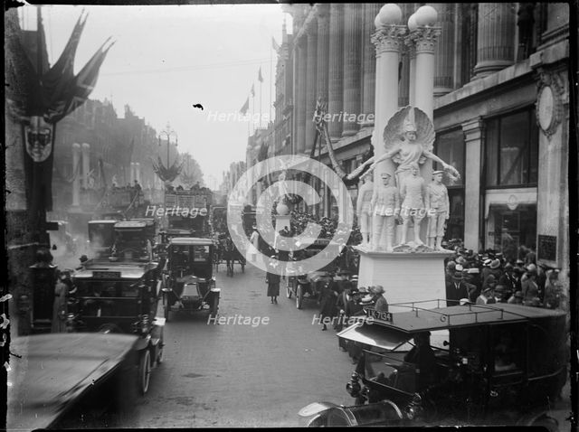 Selfridges, Oxford Street, Marylebone, City of Westminster, London, 1919. Creator: Katherine Jean Macfee.