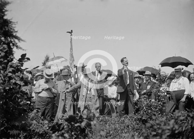 Sen. Moore of Penn. speaking at reunion - Bloody Angle - Gettysburg, 1913. Creator: Bain News Service.