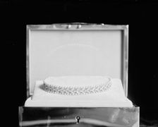 Senate, U.S. Senate Gifts To Eleanor Wilson, 1914. Creator: Harris & Ewing