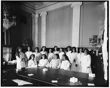 Senate Women, between 1910 and 1920. Creator: Harris & Ewing