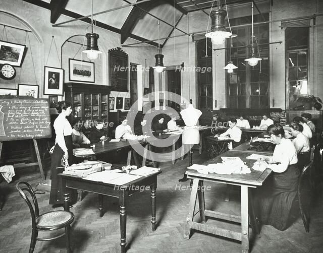 Senior dressmaking class, Ackmar Road Evening Institute for Women, London, 1914. Artist: Unknown.